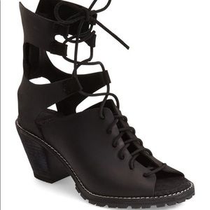 NWOT Woolrich Mohave Arroyo Black sandal/shootie